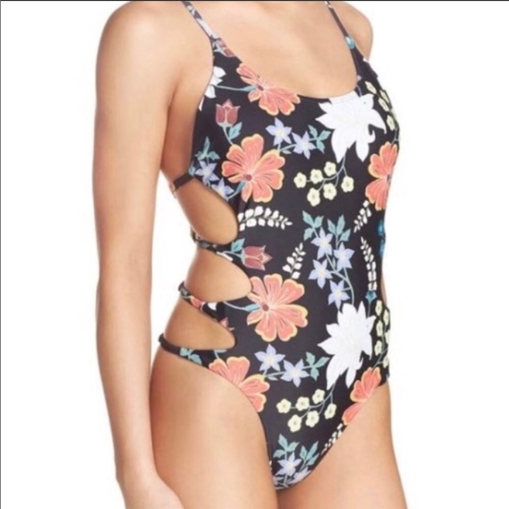 Byrds of paradise cutout floral bathing suit